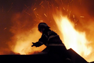 Incendiu puternic la un bar din Mircea Vodă